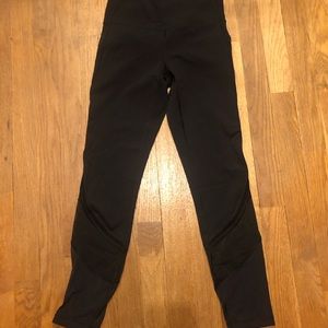 Lululemon high waisted Capri leggings with mesh